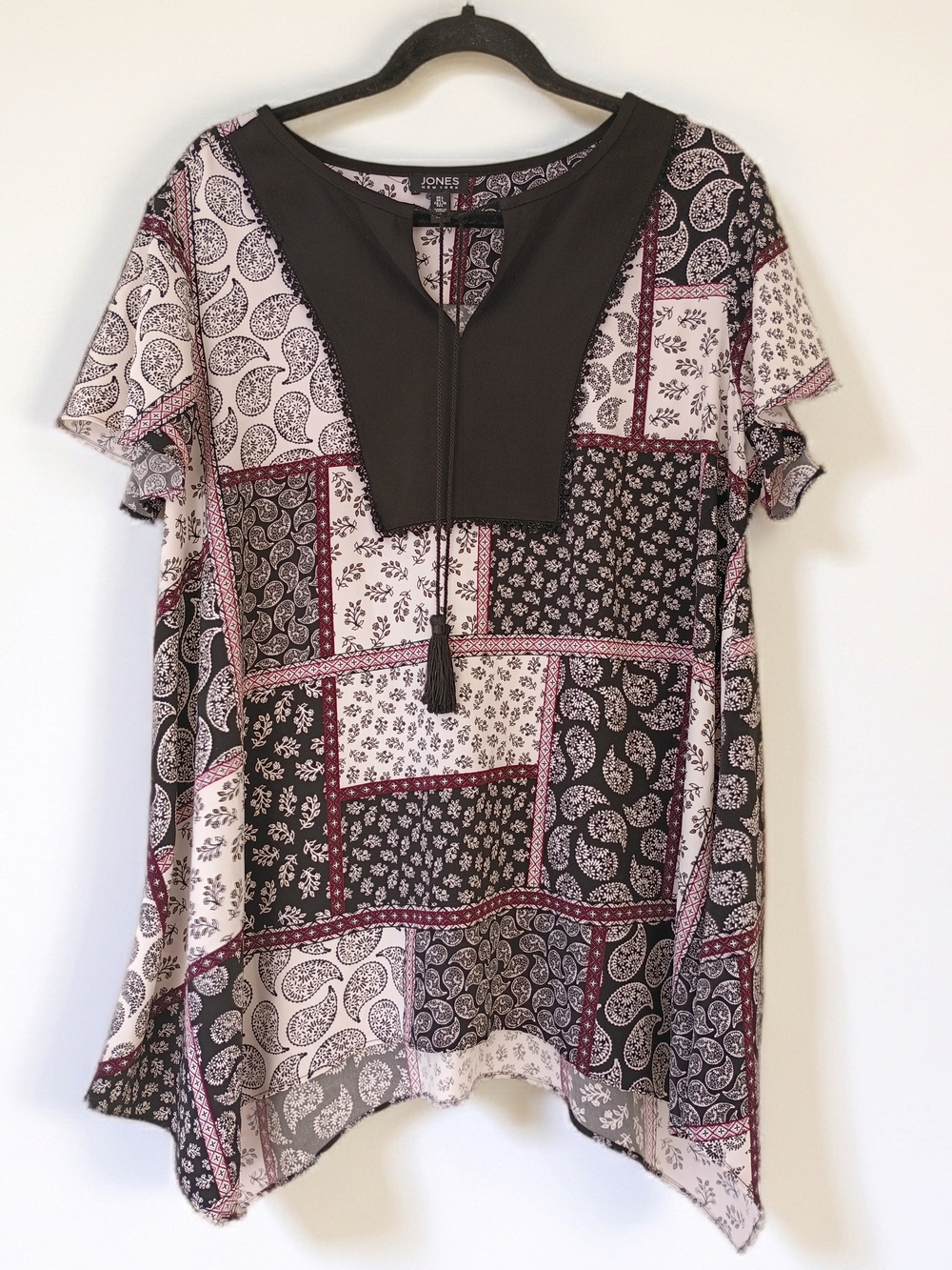 Jones New York Black/Cream/Burgundy Patchwork Paisley Tunic w/ Tassel Tie Size L